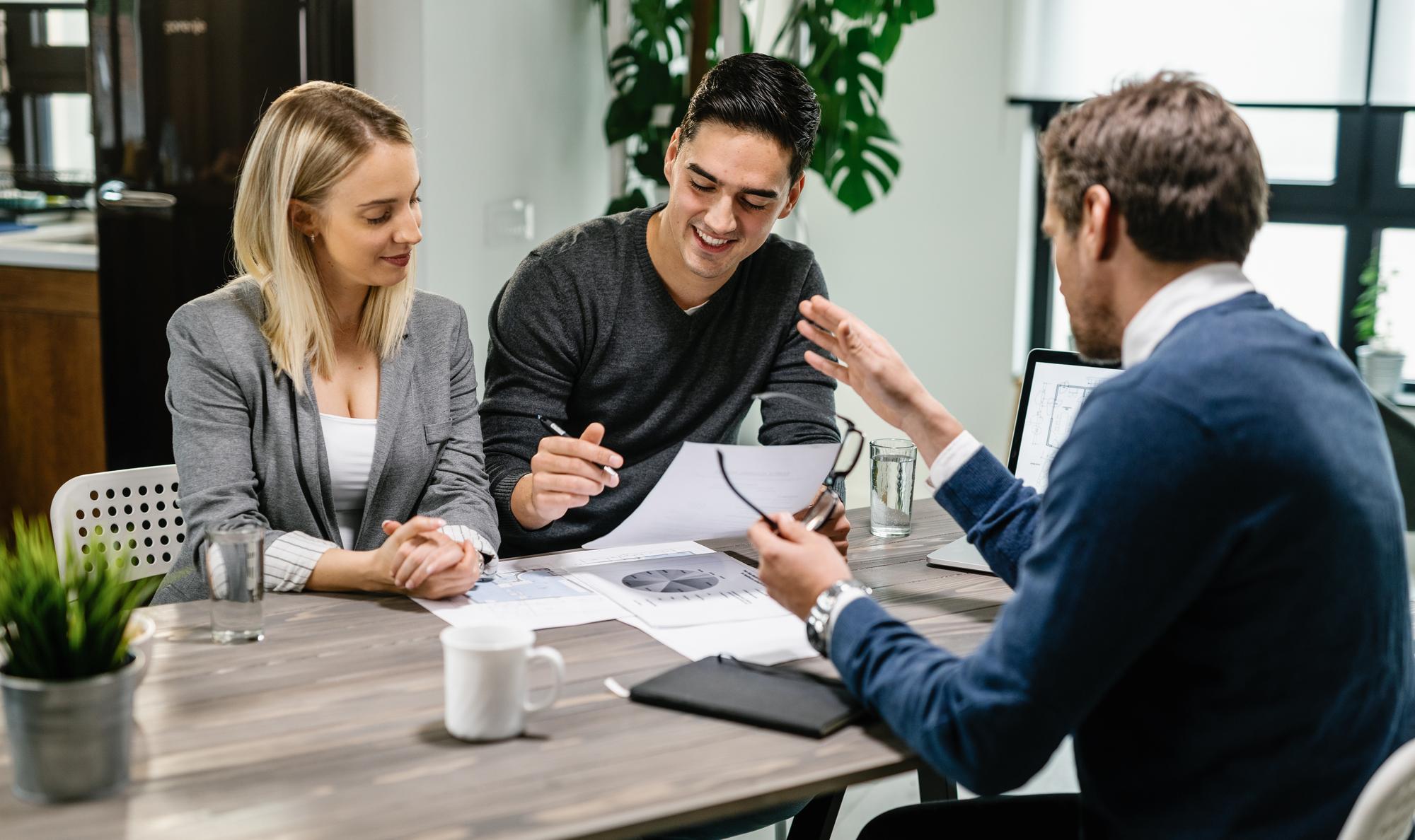 Legal consultant handling employment disputes and labor law representation in courtroom